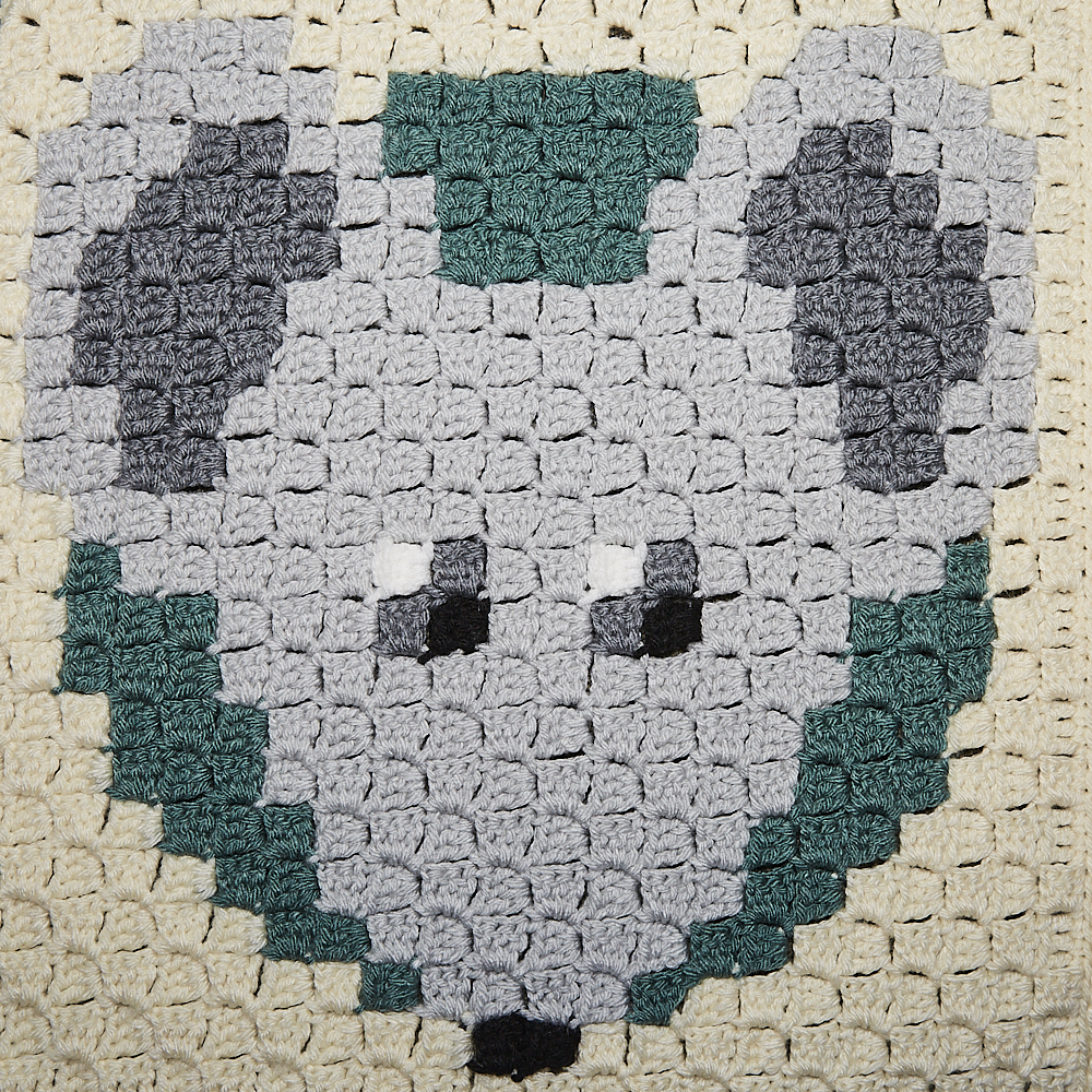 close up of mouse c2c crochet block